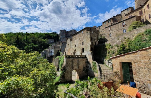 Sorano House | Unique Old Ceramic Factory Near Unesco Itineraries