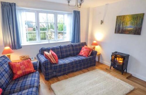 Checkley House | Elegant Old Church Coach House: Family-Friendly Escape