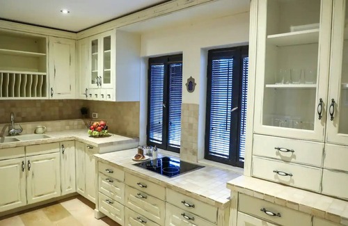 Old City House | Old City, Jerusalem: Cozy Retreat with Family-Friendly Amenities