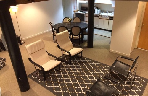 Center City East Condo | Historic Old City - Bi-Level Loft with Kitchen Access