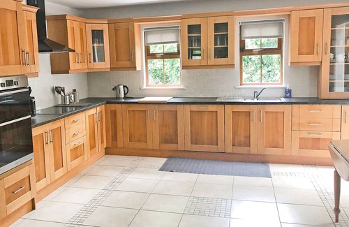 Terryglass House | Discover Old Court Holiday Home: 4 Bedrooms & Lake Views