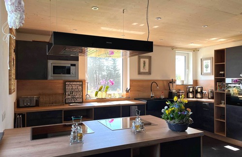 Hallschlag House | Discover Old Customs House: Guest Rated 9.8, Pet Friendly