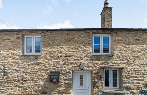 Bainbridge House | Welcoming Old Dame School: Family-Friendly & 4-Star Comfort