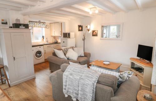 Ashbourne House | Discover Old End Cottage: A 4-Star Guest Favorite