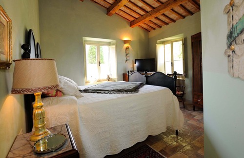 Rupoli Villa | Charming Farmhouse with Pool and Ocean View Retreat