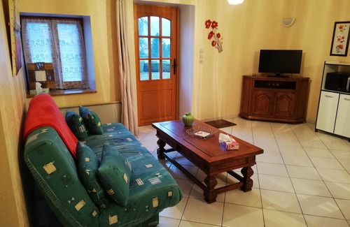 Fraize Other | Charming Old Farm Cottage Rentals with Pool & Restaurant