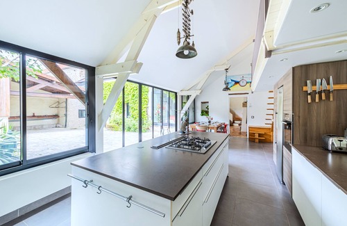Marcoussis Villa | Old farmhouse Jacuzzi garden 30 min Paris