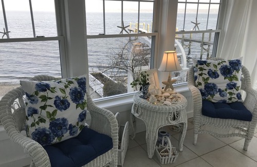 Bristol Cottage | Cozy Designer Porch Living with Ocean Views & Top Amenities