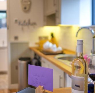 Brandon Apartment | Quaint Old Fire Station: Eco-Friendly Stay with Pool & Hot Tub