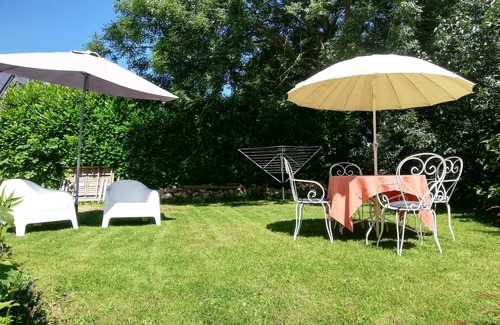 Plouezec Cottage | Relax at Old Fisherman's House: Oceanfront Bliss Near Paimpol