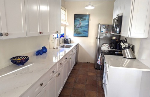 Indian Shores Cottage | Indian Shores Beach Cottage: A Perfect Thanksgiving Retreat