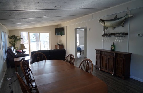 Suwannee House | Old Florida Waterfront Getaway: Pet-Friendly with Scenic Views