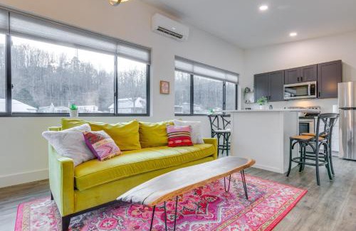 Old Fort House | Pet-Friendly Old Fort Retreat with Mill Creek Access