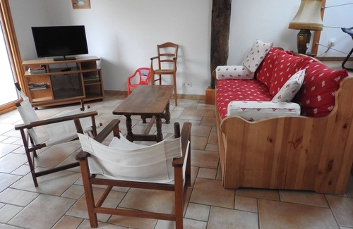 Saint-Philbert-de-Grand-Lieu Cottage | Charming Farmstay Near Grand Lieu Lake with Spa & Pool