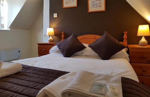 Stony Stratford Hotel | Pet-Friendly Getaway at Old George Hotel with Family Dining