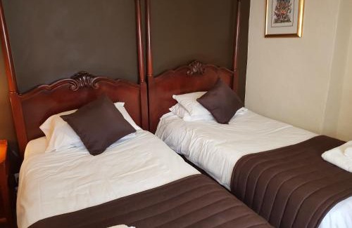 Stony Stratford Hotel | Pet-Friendly Getaway at Old George Hotel with Family Dining