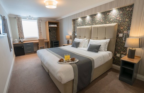 Caister-on-Sea Hotel | Explore Old Hall Hotel: Pool, Spa & Family-Friendly Fun