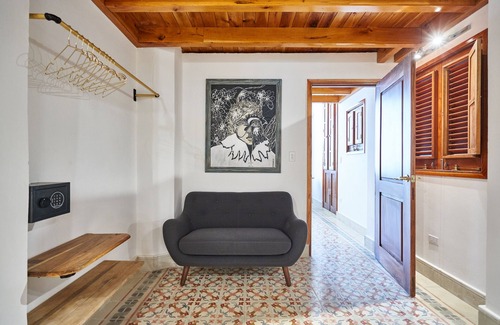 Old Havana Apartment | Discover Old Havana: Top-Rated Apartment with Spa & Kitchen