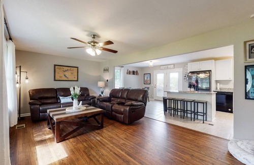 Mount Juliet House | Experience Summer Bliss at Lakefront Home near Nashville