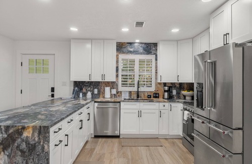 Homosassa House | Riverfront Retreat: Kayaks, Pool & Ocean Views Await