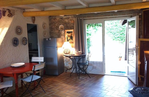 Poulx House | Discover Old House in a Provencal Village with Pool & Breakfast