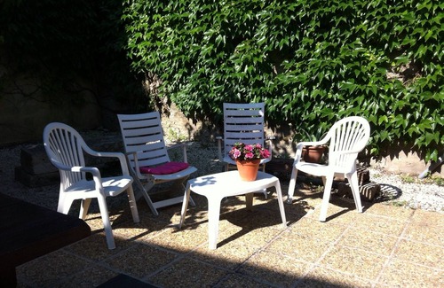 Poulx House | Discover Old House in a Provencal Village with Pool & Breakfast