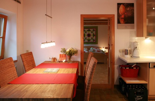 Bad Heilbrunn Apartment | Beautiful 4-Star Apartment in Historic Farmhouse with Pool
