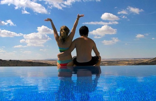 Zafra de Zancara Cottage | Experience Pedro Chicote's Old House: Ideal for Families