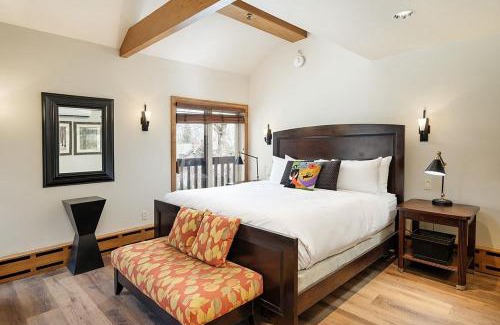 Aspen House | Bright Corner Townhouse with Treetop Views near Aspen