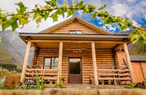 Gergeti House | Cozy Old Hut: Oceanfront Retreat with Spa & Pet-Friendly