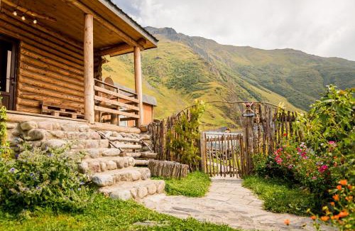 Gergeti House | Cozy Old Hut: Oceanfront Retreat with Spa & Pet-Friendly