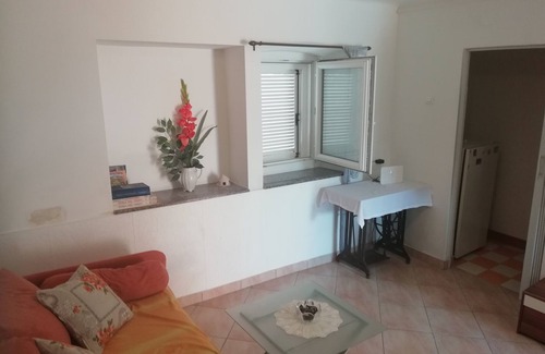 Skatari House | Charming Old Istrian House with Pool Near Pula Awaits You