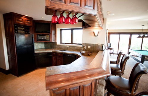 Camdenton House | Relax at Old Kinderhook Castle with Spa & Lake Views