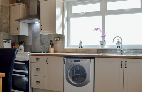 Aldbrough Cottage | Pet-Friendly 3 Bedroom Getaway in Aldbrough, Near Hornsea