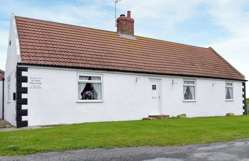 Aldbrough Cottage | Pet-Friendly 3 Bedroom Getaway in Aldbrough, Near Hornsea