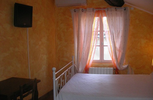 Saint-Genies-de-Malgoires House | Old Mas: Oceanfront Escape with Private Pool & Pet Friendly