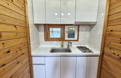 Namwon House | Cozy Old Man and Sea Pension: Family-Friendly with Breakfast