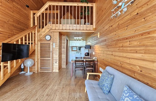 Namwon House | Cozy Old Man and Sea Pension: Family-Friendly with Breakfast