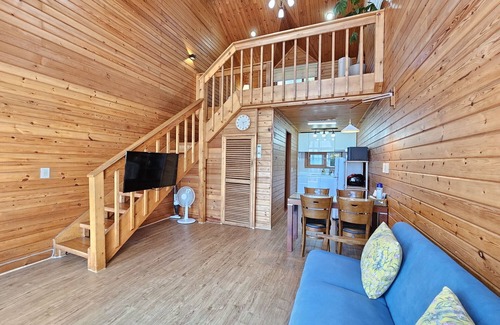 Namwon House | Cozy Old Man and Sea Pension: Family-Friendly with Breakfast