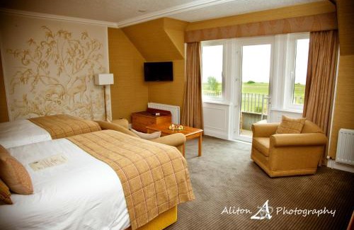 Lundin Links Hotel | Discover Old Manor Hotel: Pet-Friendly Ocean View Escapes