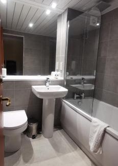 Lundin Links Hotel | Discover Old Manor Hotel: Pet-Friendly Ocean View Escapes