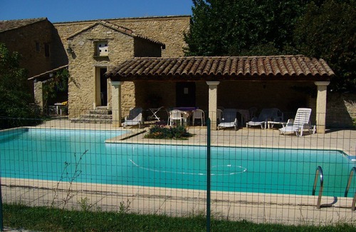 Entrechaux Cottage | Idyllic Retreat at Old Mas by Mont Ventoux, Pet Friendly
