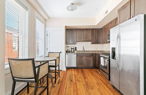 North Downtown Apartment | Charming Old Met #202: Corner View Near Downtown Mall