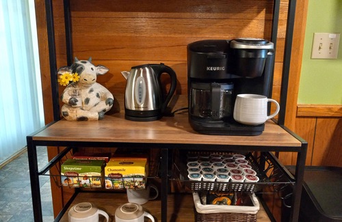 Cranberry House | Cozy Country Retreat at Ol' Miller Farm - Guest Rated 9.8