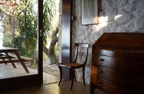 Lourdata House | old modern charm