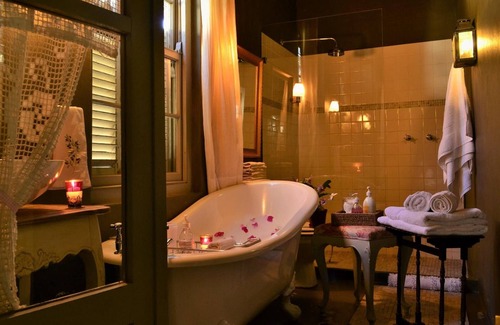 Riebeek Kasteel House | Cozy Old Oak Manor: Family-Friendly Stay with Pool & Dining