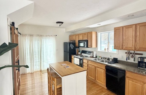 Old Orchard Beach House | Old Orchard Beach House- hot tub, fire pit, private back yard, close to beach