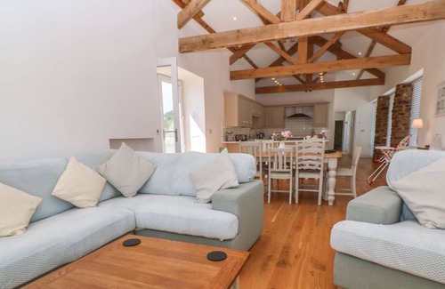 Saltash House | Old Orchard Barn: Pet-Friendly Retreat with Spa & Hot Tub