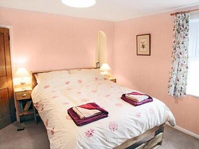 Dilton Marsh House | Welcoming Old Orchard Cottage: Pet & Child Friendly Retreat