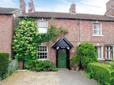 Dilton Marsh House | Welcoming Old Orchard Cottage: Pet & Child Friendly Retreat